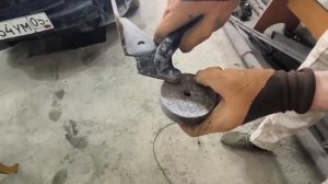 Люфт Петли капота Лада Приора. постоянные стуки