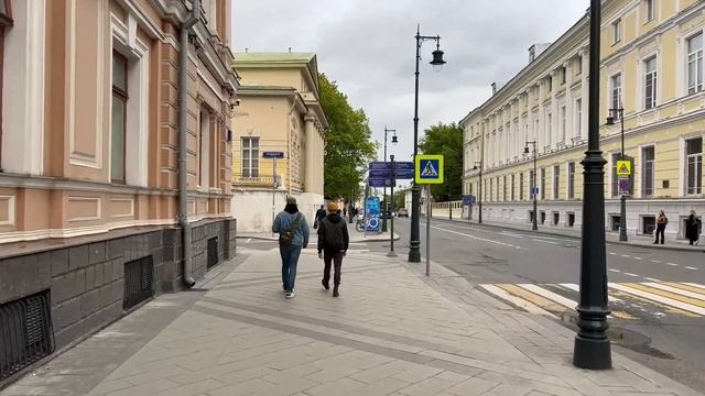 ЦЕНТР МОСКВЫ | ПРОГУЛКИ ПО ПЯТНИЦАМ смотреть онлайн