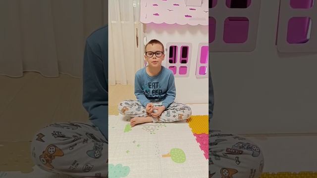 стихотворение Успенского Над нашей квартирой смотреть онлайн