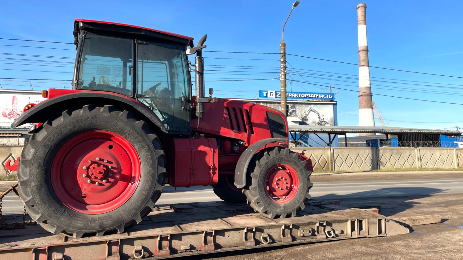 Получил свой новый Беларус-2022в3 , универасальный трактор для работы на ферме и в лесу! смотреть онлайн