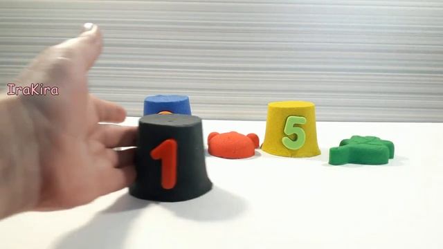 Учим цвета🌈🌈🌈 и цифры с куколкой LOL👑 Кинетический песок Лепим и разрушаем смотреть онлайн