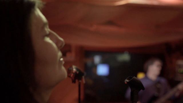 "It Might Get Physical" - The Physical Graffiti Medley смотреть онлайн