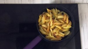 КАК ПРИГОТОВИТЬ ЖАРЕНУЮ КАРТОШКУ В СМЕТАНЕ НА СКОВОРОДЕ? Вкусно, быстро, просто - на ужин!