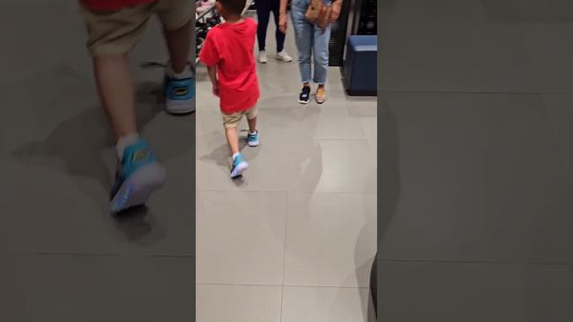 bagong skechers rubber shoes ni king #kingmagnus #forkids #pasyalan #pasyalan смотреть онлайн