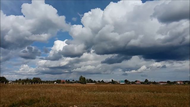 Лучи солнца и красивые облака смотреть онлайн