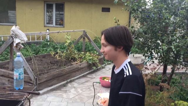 веган и я жарим мясо под дождем смотреть онлайн