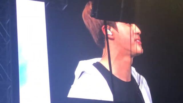 JIN FOCUS WINGS TOUR IN MANILA (MY CAMERA BLACKED OUT LOL ) смотреть онлайн