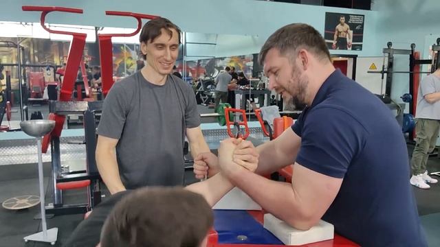 Богатырь Сергей Токарев против чудища двухголового смотреть онлайн