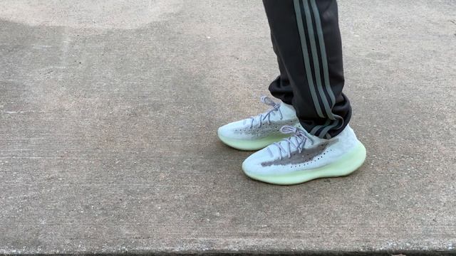 YEEZY 380 CALCITE GLOW IN THE DARK LACE SWAP THEY REFLECTIVE AND GLOW (SLICKIES) смотреть онлайн