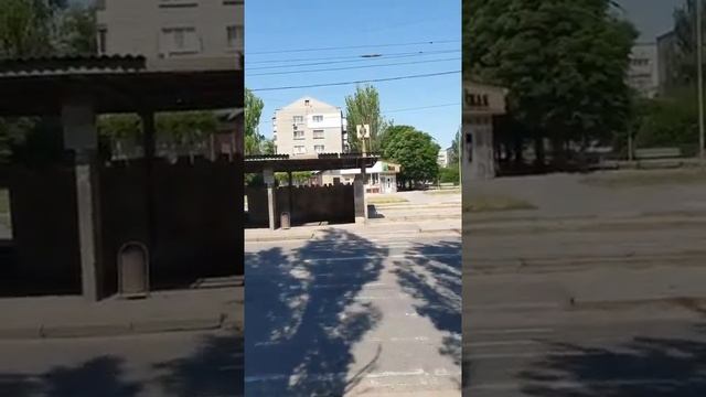 сегодня гимн Украины включали в временно окупированом Херсоне через портативные колонки смотреть онлайн