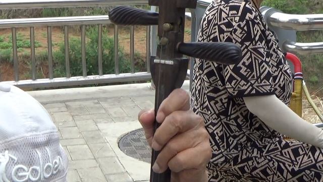 36) ДЭНФЭН 2024: МАСТЕР ЭРХУ ИГРАЕТ С ЛИСТА МЕЛОДИЮ ПО ЛИСТУ, КОТОРЫЙ Я СПЕЦИАЛЬНО ПРИВЁЗ ИЗ РОССИИ смотреть онлайн