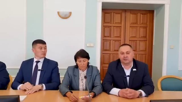 Пресс-конференция Независимых депутатов РА по отчёту Главы Республики Алтай смотреть онлайн