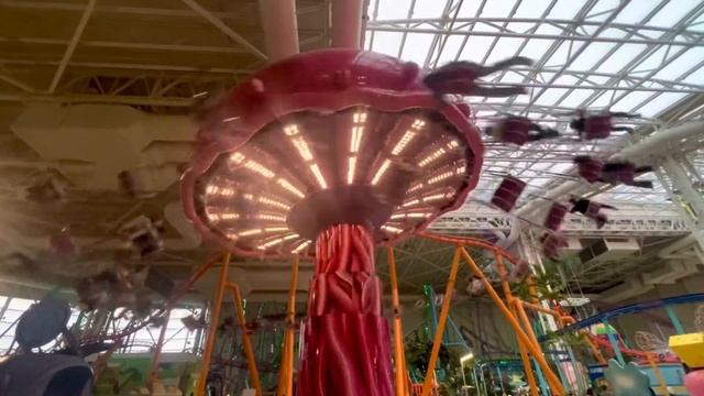 Nickelodeon Universe - SpongeBob’s Jellyfish Jam смотреть онлайн
