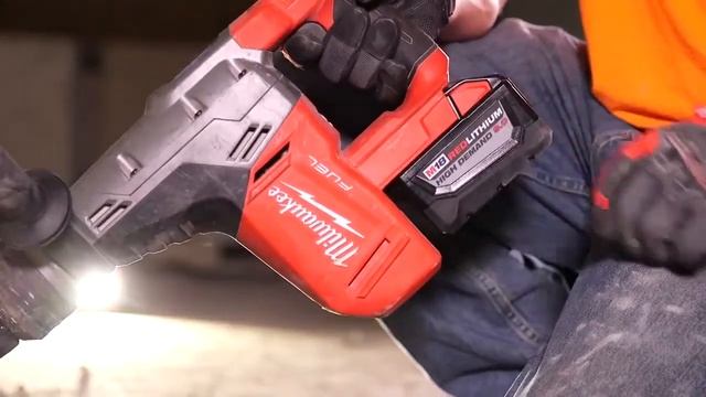 MILWAUKEE MARTELO combinado SDS-MAX 18V A BATERIAS 9Ah M18 FUEL смотреть онлайн