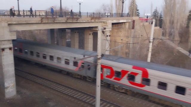 "Оранжевый"! Тепловоз ТЭП70-0329 со скорым поездом 15Ж "Волгоград-Москва". смотреть онлайн
