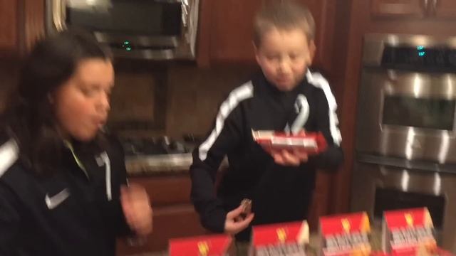Honest Kids Review of BSN Syntha-6 Protein Crisp Bars | Tiger Fitness смотреть онлайн