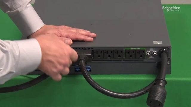 APC Smart-UPS Ultra 3kW - How to Connect the External Battery Pack to the UPS смотреть онлайн