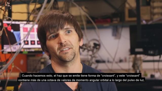 The torque of light. Avance internacional para el conocimiento de la luz смотреть онлайн