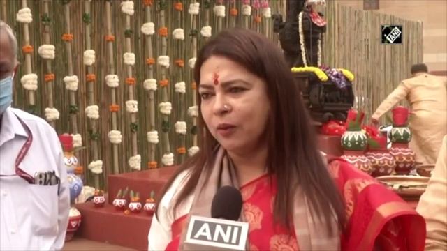 Goddess Annapurna's Idol Retrieved From Canada, Handed Over To UP Govt | Catch News смотреть онлайн