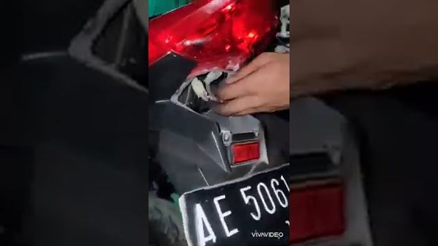 Cara memasang lampu variasi pada bagian cover radiator Honda Vario FI 125 смотреть онлайн