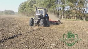 Борона дисковая БДМ 4х2 производства БДТ-АГРО с трактором МТЗ-1221. Сентябрь