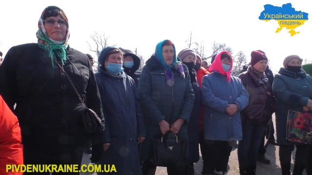 У селищі Правдине місцеві жителі обурені розподілом землі смотреть онлайн