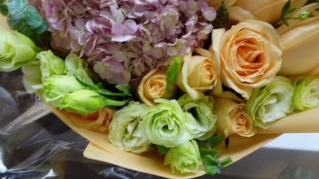 LOCKDOWN IN CHINA: Living In Insulation, Covid Testing, Keeping Sane смотреть онлайн