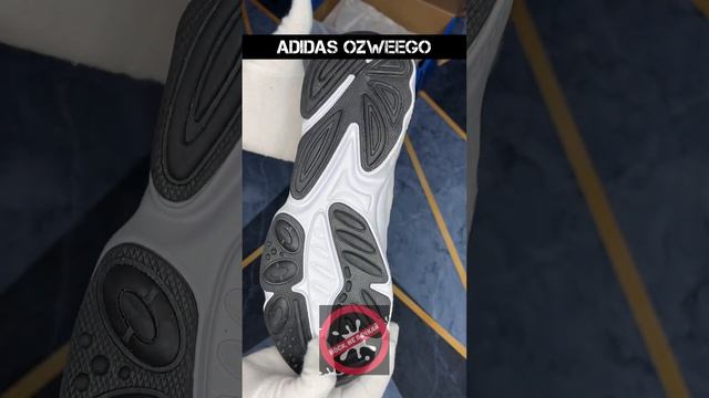 Кроссовки Adidas Ozweego белые смотреть онлайн