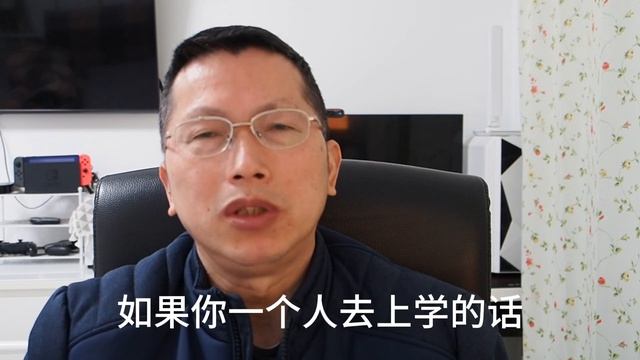 40年前初中之前的回忆，也许能勾起70年代你的记忆，或者让你看看40年前的少年的故事。 смотреть онлайн