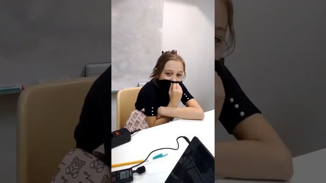 Видеоблог на английском, 1 урок от ПонимаюГоворю смотреть онлайн