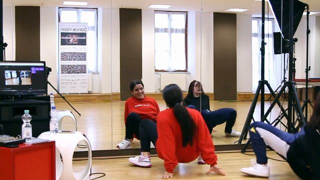 Low - Flo Rida Dance Vision Tutorial 2 by Amina смотреть онлайн