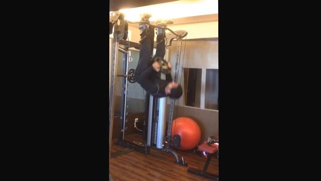 Ravi Seth's Vlog 581 Reverse hanging Crunch with Gravity boots смотреть онлайн