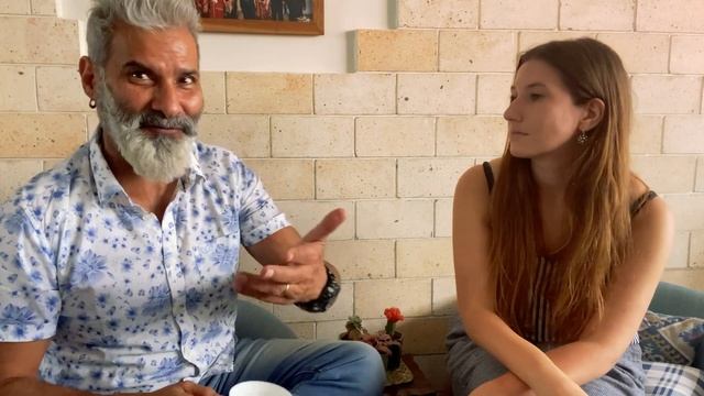 Zostałem aktorem bo nie szła mi matematyka - Rozmowa z aktorem bollywood Karim Hajee смотреть онлайн