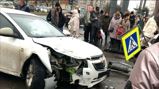 ПОДБОРКА ДТП \\столбы,понты и две перепутанные педали\ смотреть онлайн