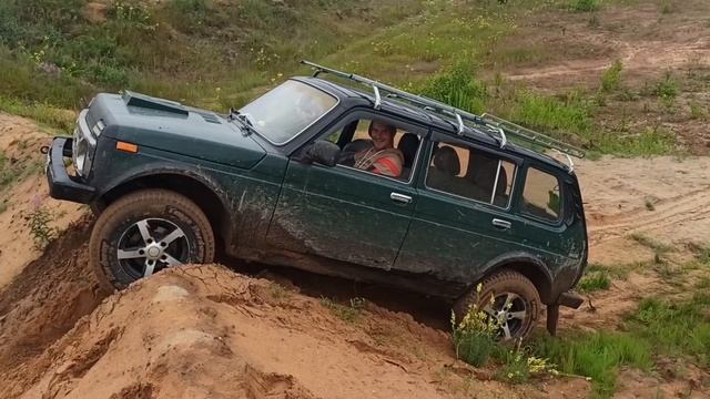 Выезд гусеницы смотреть онлайн