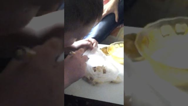 Пацан съел макароны с Kitekat. Часть 1, "Хорошо пошло" смотреть онлайн