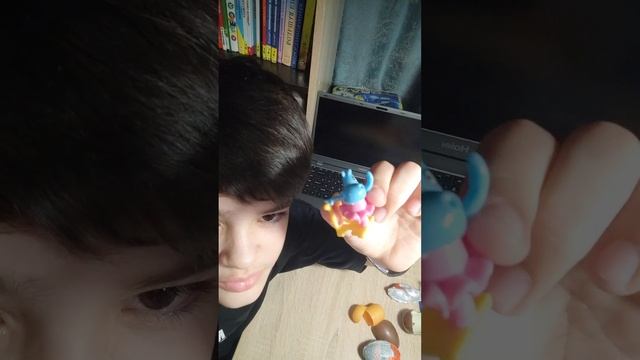 Обзор на КИНДЕР СЮРПРИЗ смотреть онлайн