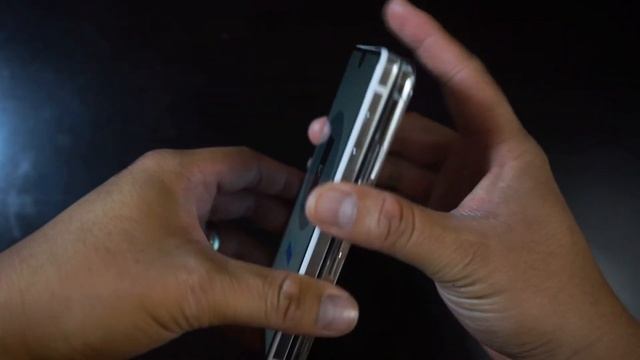 Essential PH-1 & iPhone X Quick Size Comparison смотреть онлайн