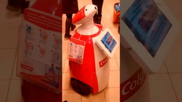 робот Вася в магазине