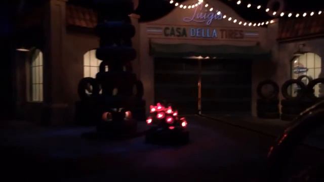 Radiator Springs Racers - California Adventure at Disneylan смотреть онлайн