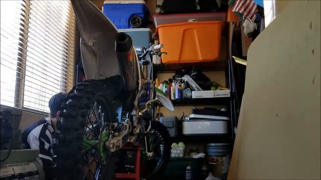 How to Flush Dirt Bike Radiator - CV4 Hoses - Evans Coolant смотреть онлайн