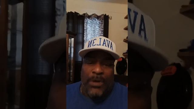Avalon Crip CARTOON challenges buster Dewberry to 1 on 1 fade @anthonydewberryofficialpage смотреть онлайн