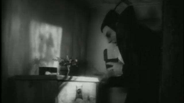 Faust Mefisto plants the golden chain scene смотреть онлайн