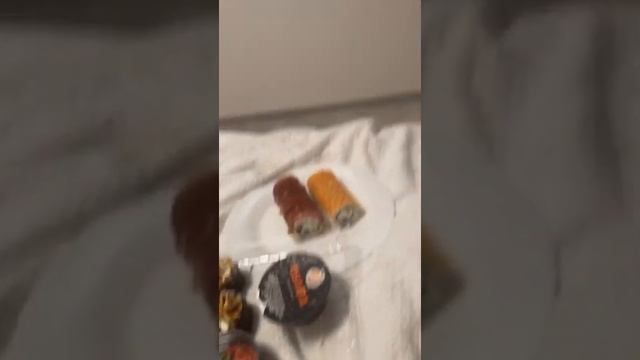 КЕНТ АПК КУШАЕТ СУШИ С АНЕТКОЙ / МИЛОТА В СТОРИС смотреть онлайн