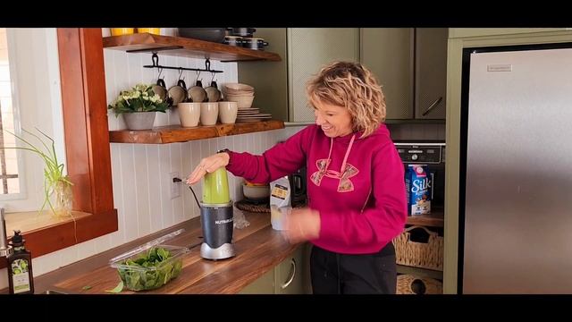8 Mars #667 Cest DANIE 🌿 je vous partager ma recette préférée de smoothie vert! 🥬💚 смотреть онлайн