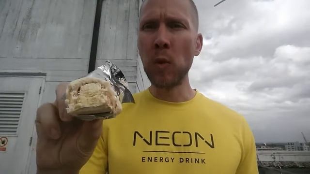 Warrior Crunch Bars Review - White Chocolate 20g Protein 2.2g Sugars смотреть онлайн