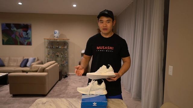 Adidas NMD R1 Triple White Primeknit смотреть онлайн