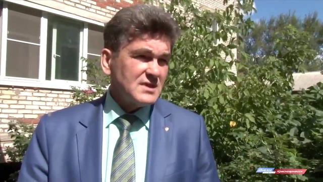 Ветерану труда на 90-летие городские чиновники отремонтировали квартиру. смотреть онлайн
