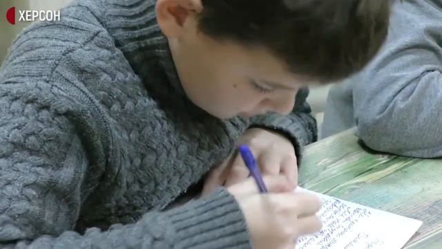Школярі херсонської гімназії №16 писали диктант національної єдності з української мови смотреть онлайн