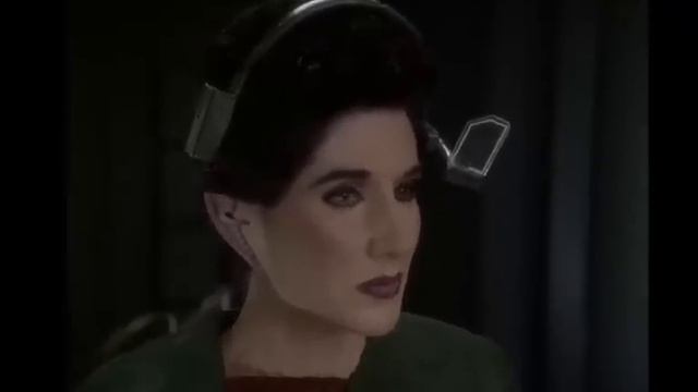 DS9: Garak inspects a plasma rifle смотреть онлайн